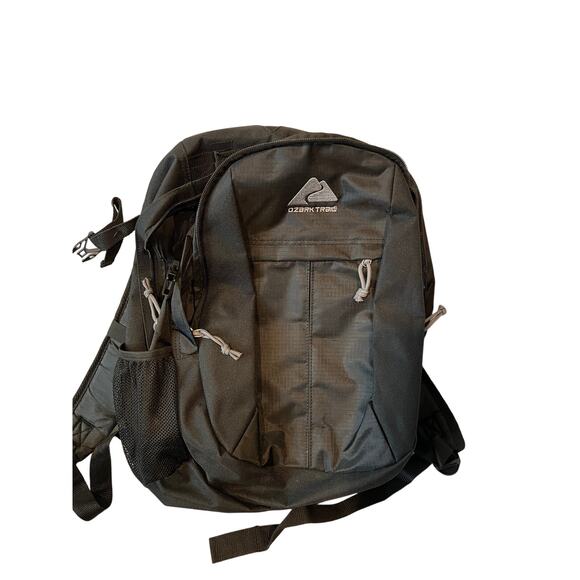 Ozark Trail Black Daily Backpack - Picture 1 of 4